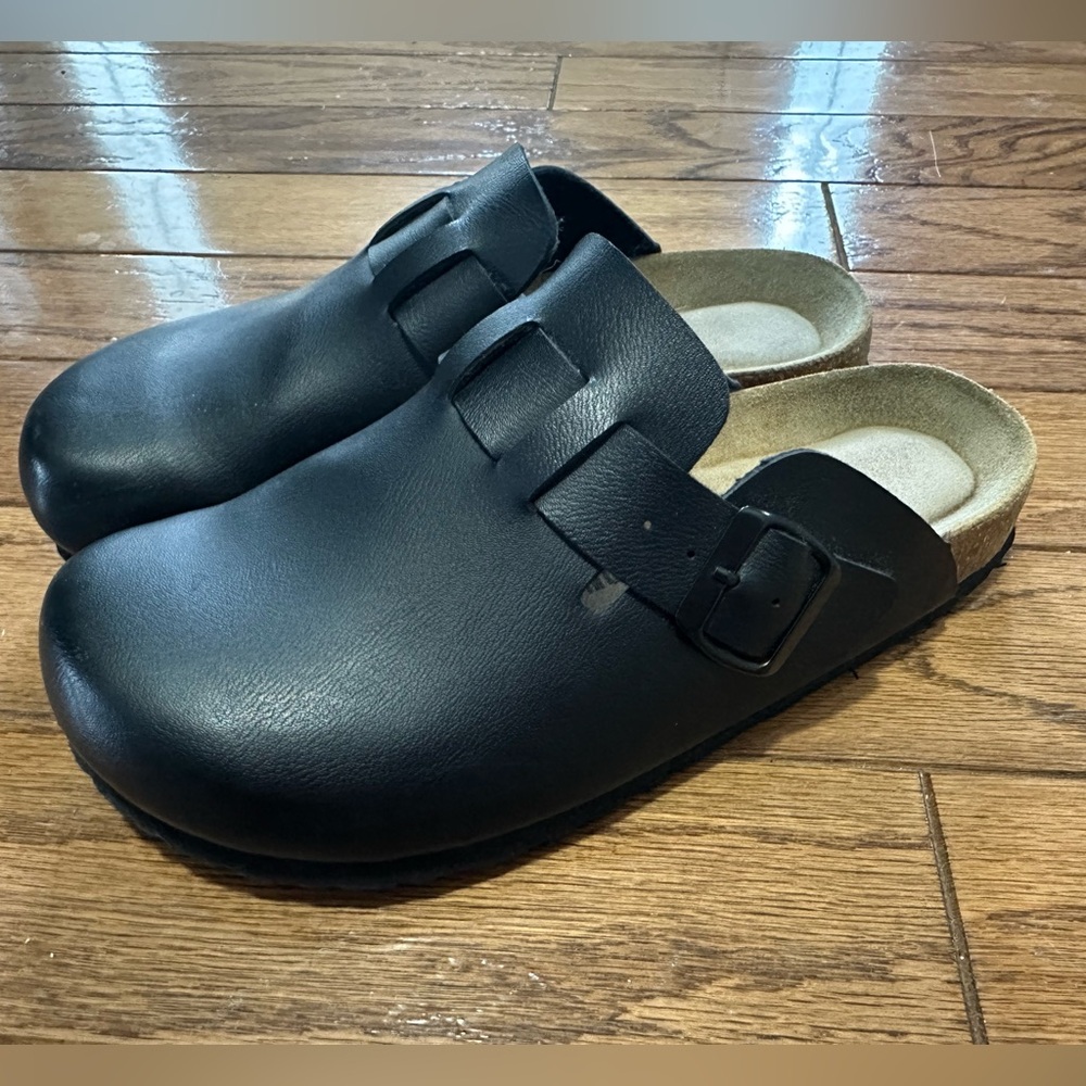 Cushionaire Black Clogs Size 6.5